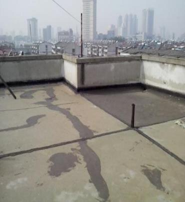 龙州漏水维修 楼顶漏水是什么原因，楼顶漏水维修方法是什么?